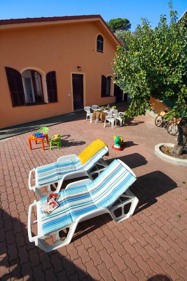 Appartamenti Villa Chiara インペリア エクステリア 写真