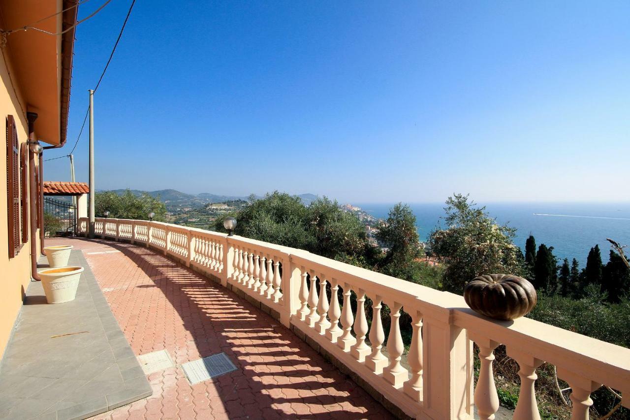 Appartamenti Villa Chiara インペリア エクステリア 写真